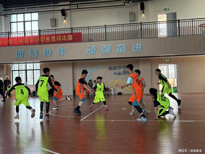 关于中国青少年篮球锦标赛赛场火热，发现潜力无限的信息